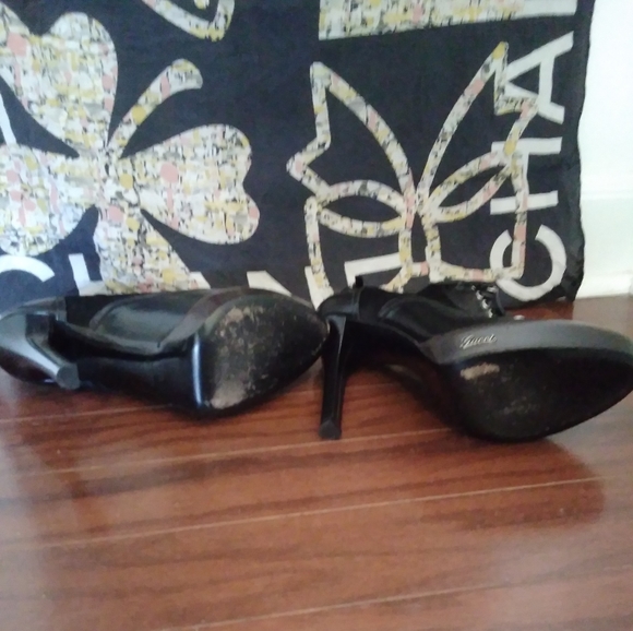 Gucci Leather Bootie Leather with Mohair - Picture 12 of 15